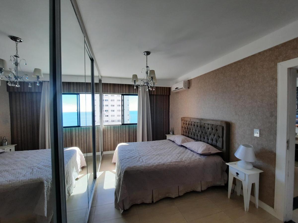 3 Suites Linda Vista Da Orla De Bc A 50M Da Praia - Somente Familiares Balneário Camboriú エクステリア 写真