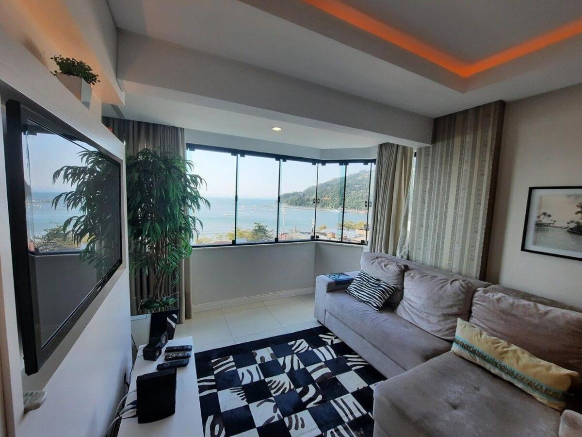 3 Suites Linda Vista Da Orla De Bc A 50M Da Praia - Somente Familiares Balneário Camboriú エクステリア 写真