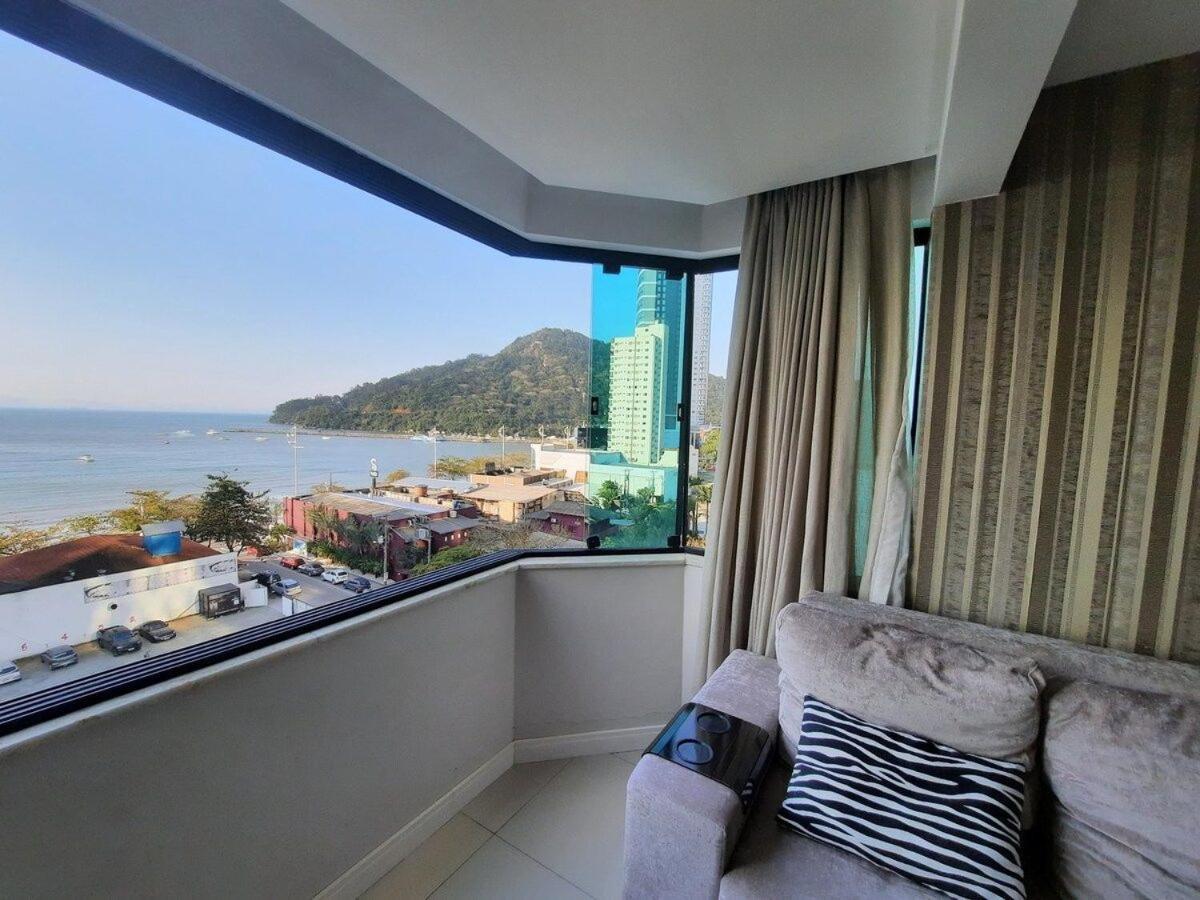 3 Suites Linda Vista Da Orla De Bc A 50M Da Praia - Somente Familiares Balneário Camboriú エクステリア 写真