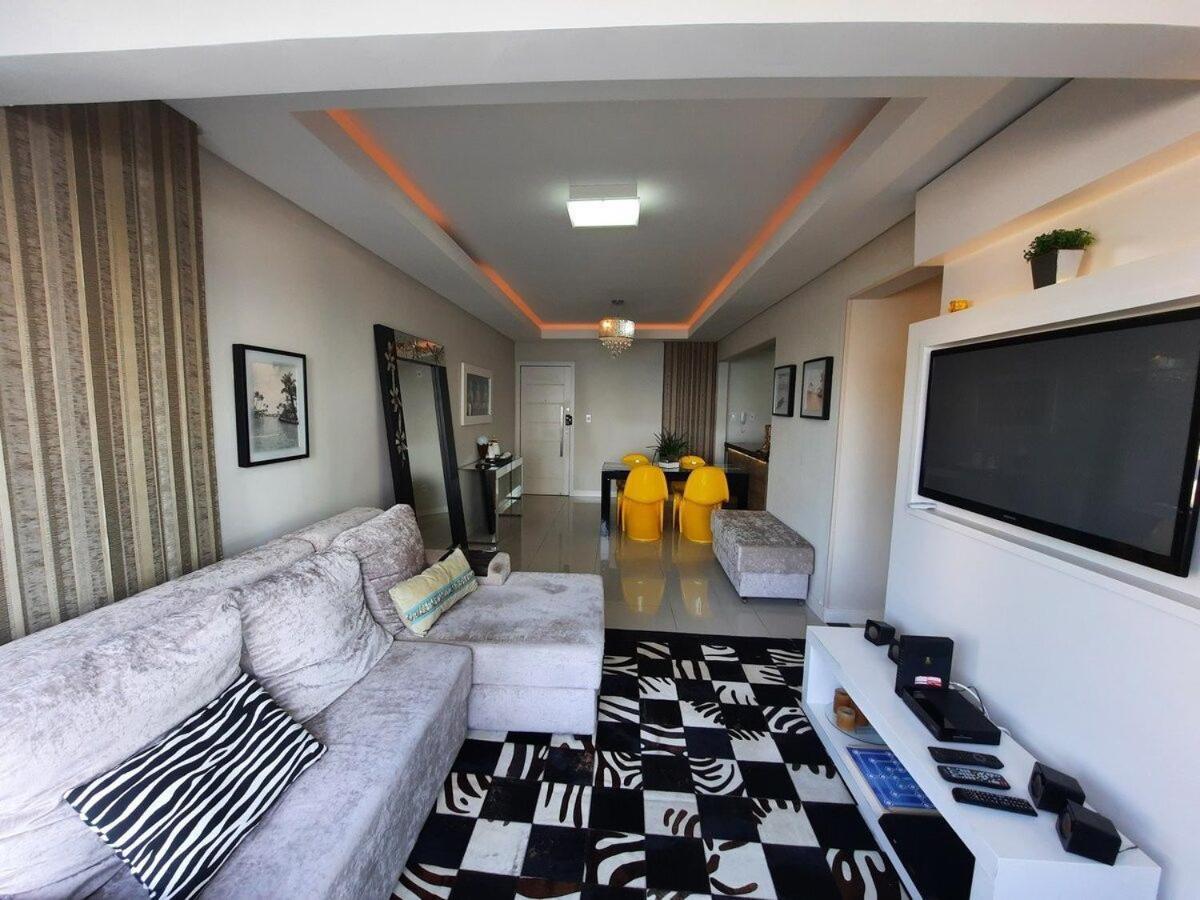3 Suites Linda Vista Da Orla De Bc A 50M Da Praia - Somente Familiares Balneário Camboriú エクステリア 写真