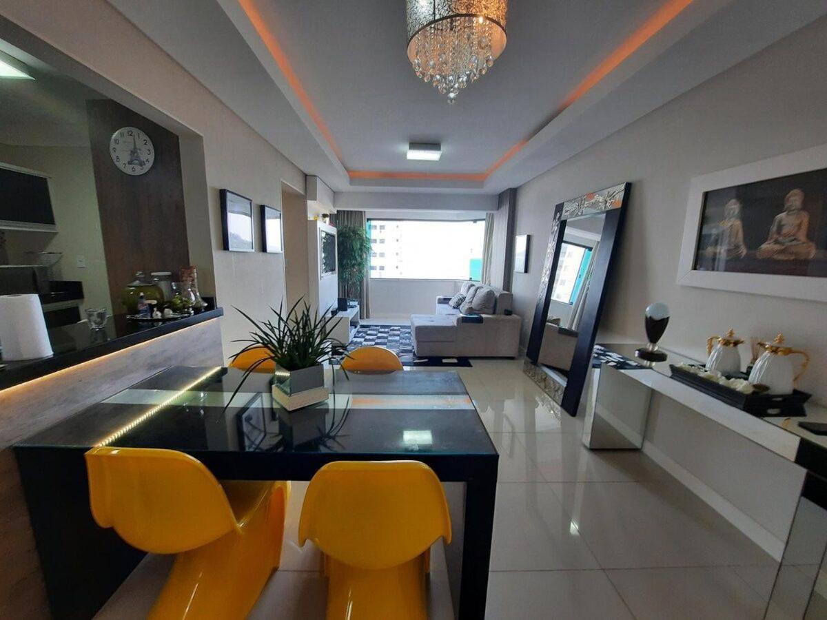 3 Suites Linda Vista Da Orla De Bc A 50M Da Praia - Somente Familiares Balneário Camboriú エクステリア 写真