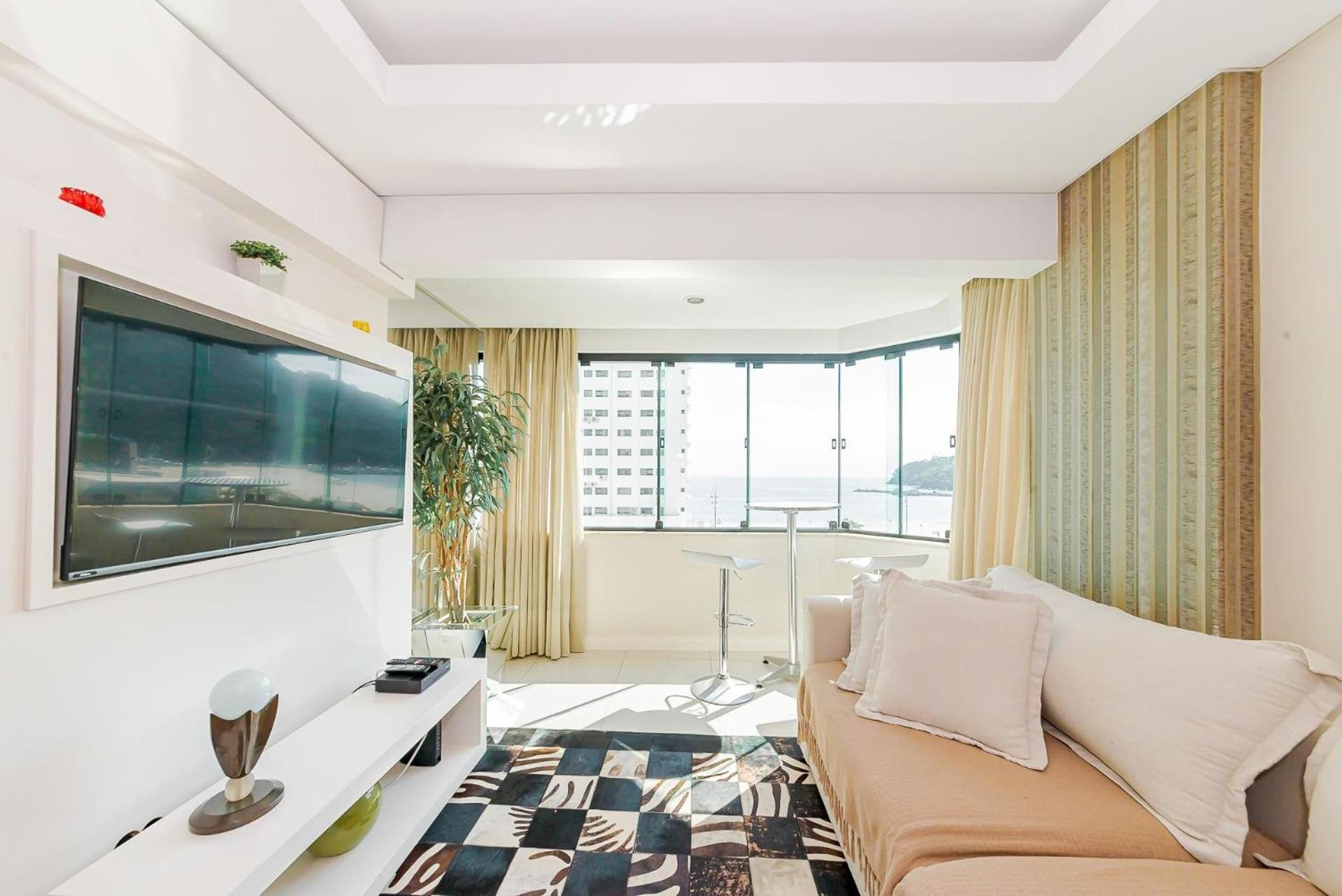 3 Suites Linda Vista Da Orla De Bc A 50M Da Praia - Somente Familiares Balneário Camboriú エクステリア 写真