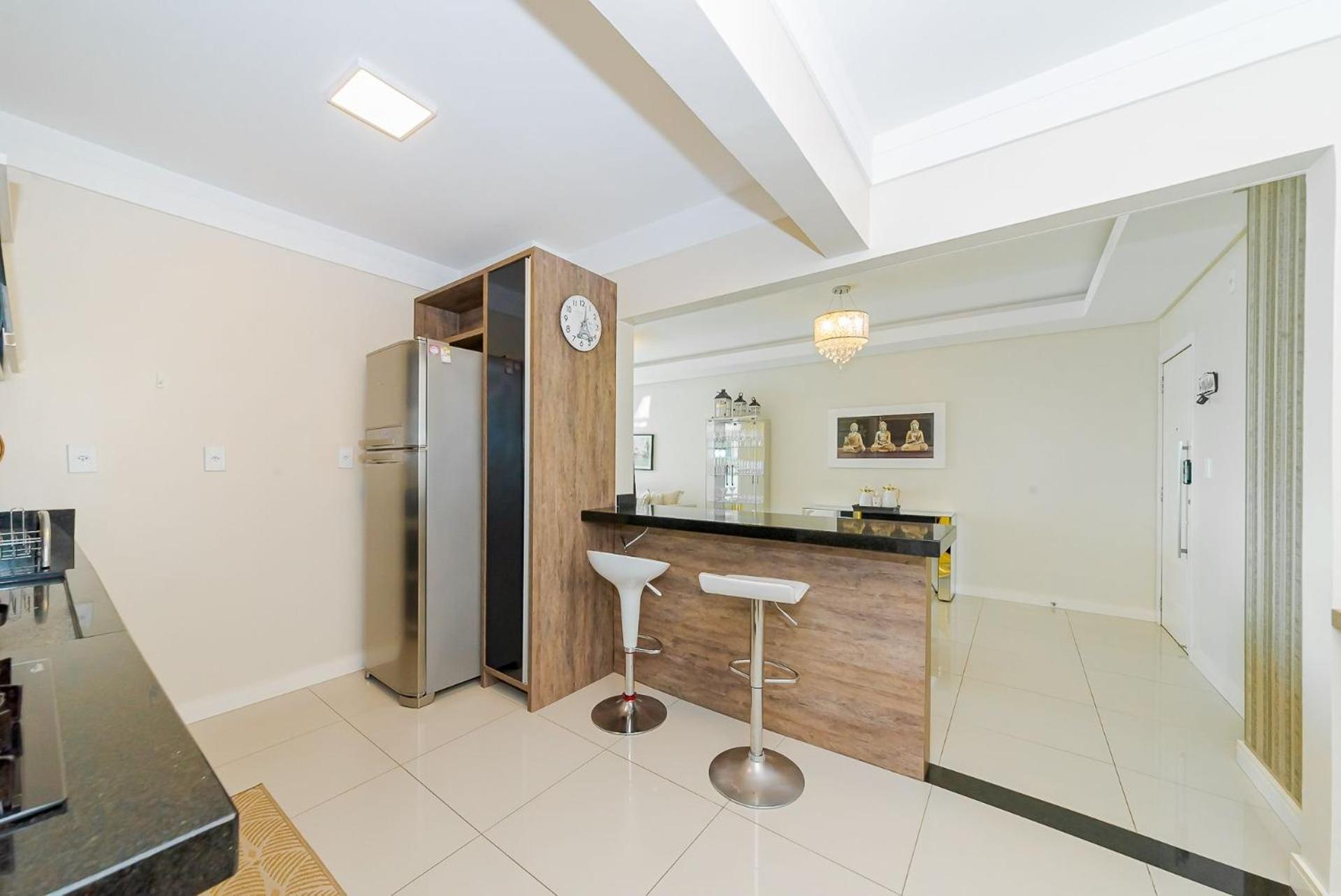 3 Suites Linda Vista Da Orla De Bc A 50M Da Praia - Somente Familiares Balneário Camboriú エクステリア 写真