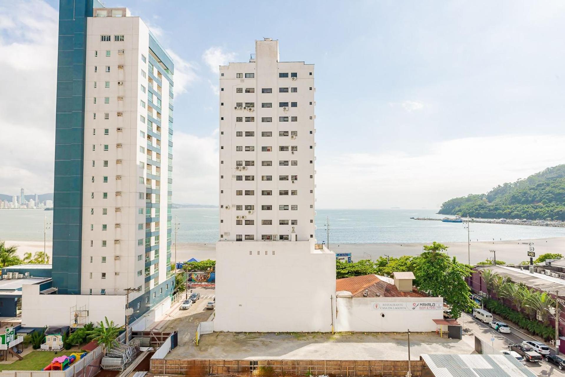 3 Suites Linda Vista Da Orla De Bc A 50M Da Praia - Somente Familiares Balneário Camboriú エクステリア 写真