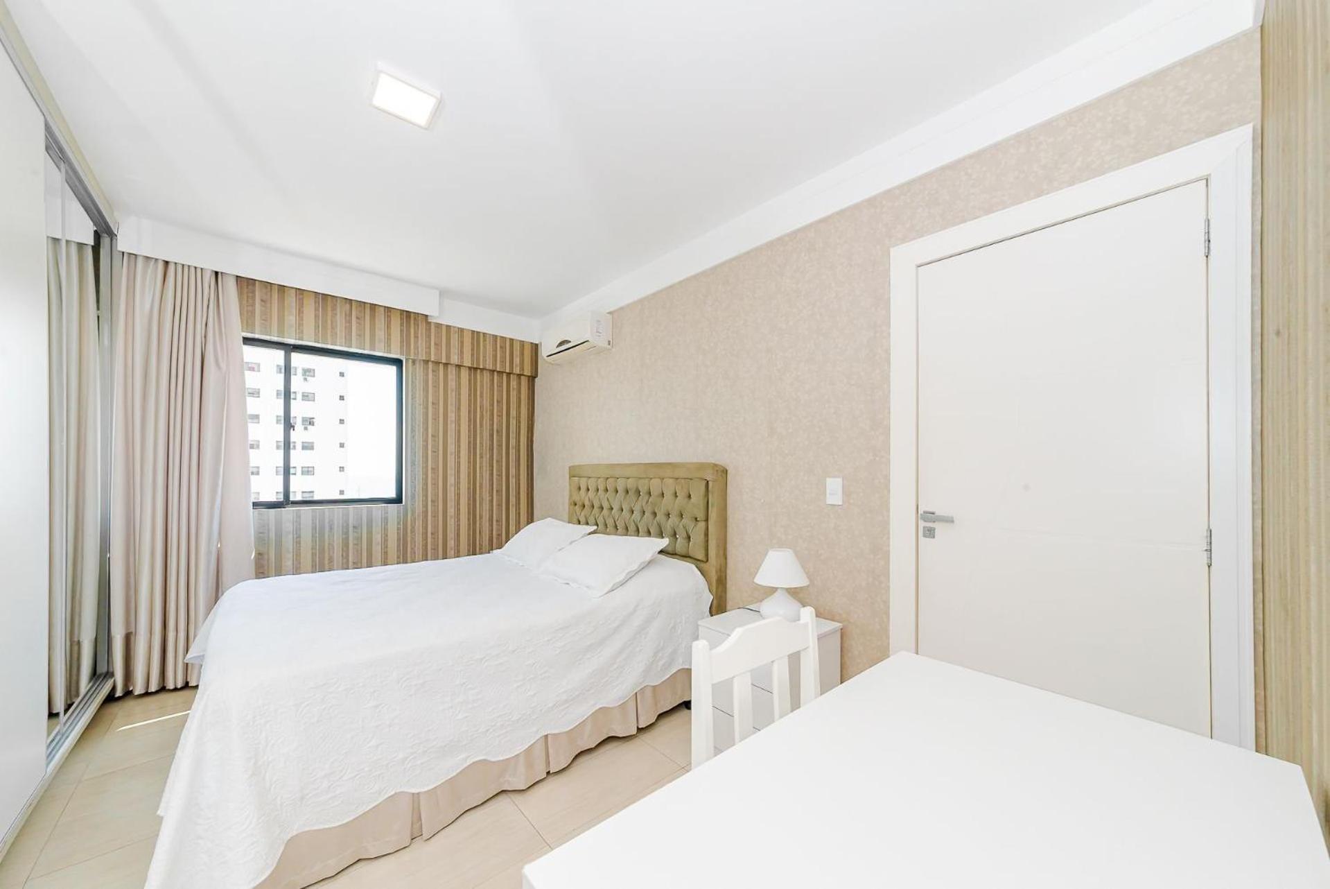 3 Suites Linda Vista Da Orla De Bc A 50M Da Praia - Somente Familiares Balneário Camboriú エクステリア 写真